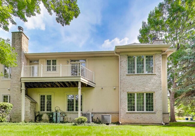 Building Photo - 11 Beaconsfield Ct