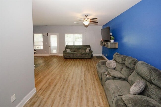 Building Photo - 10162 Benton Woods Dr