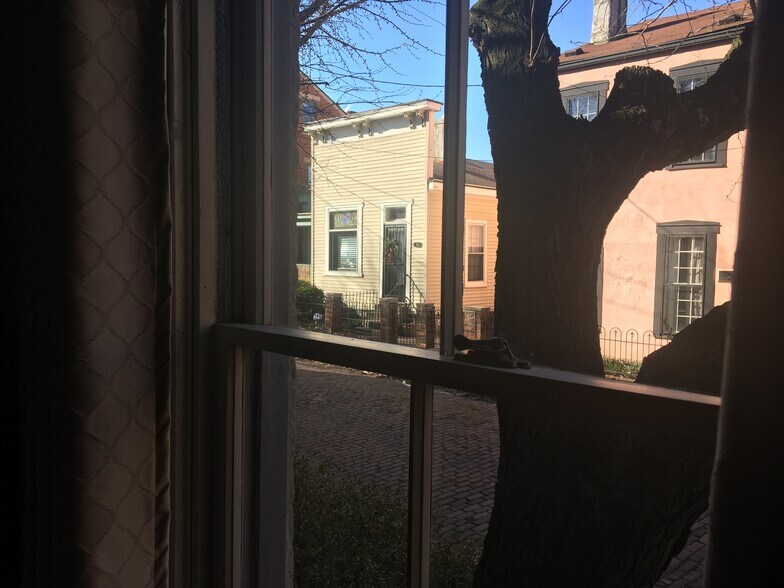 Building Photo - 213 Covington Ave