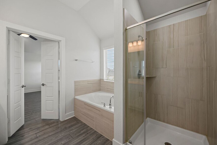 Building Photo - 10603 Whitejacket