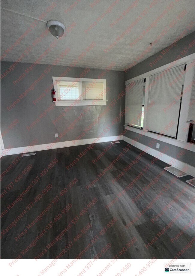 Building Photo - Great 3 bed 1 bath with large space recently updated near Cleveland Park