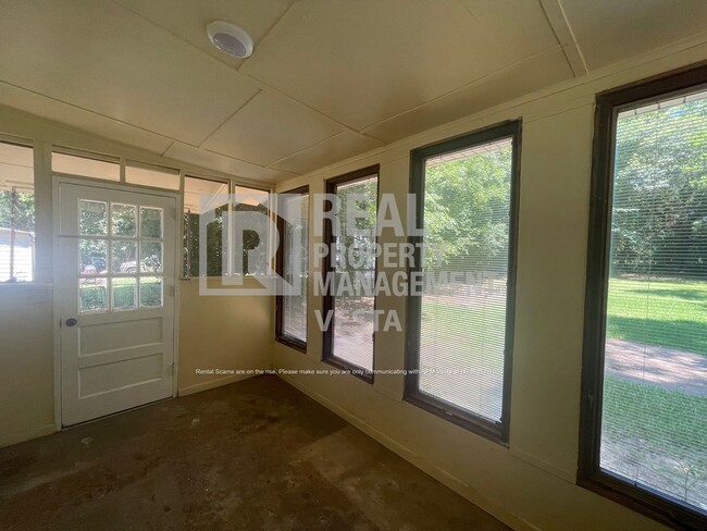 Building Photo - Newly Remodeled 4 Bedroom Home in South Macon