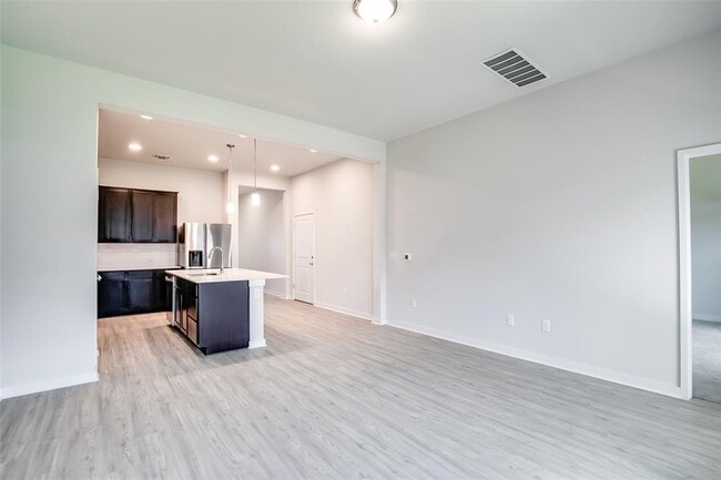 Building Photo - 15107 Forum Ave