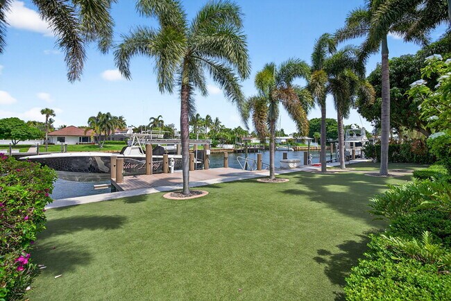 Building Photo - 728 Waterway Dr