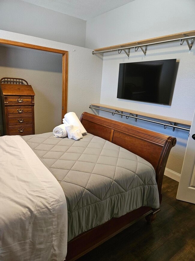 Building Photo - 11334 81st Ct N