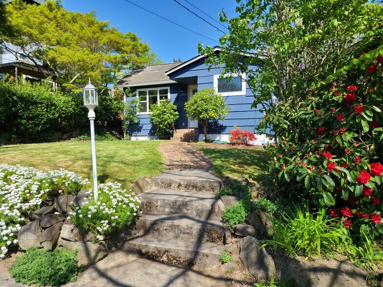 Building Photo - 9728 Densmore Ave N