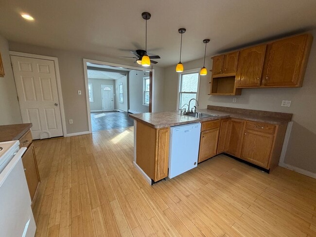 Building Photo - Fantastic Bristol Borough-Two Bedroom