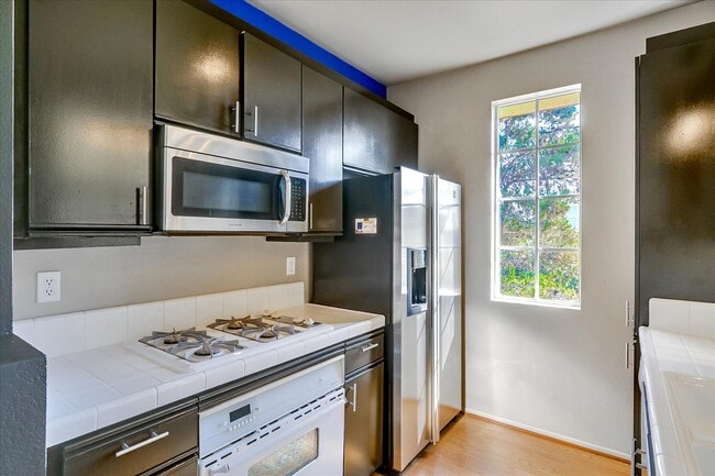 Building Photo - 10820 Sabre Hill Dr