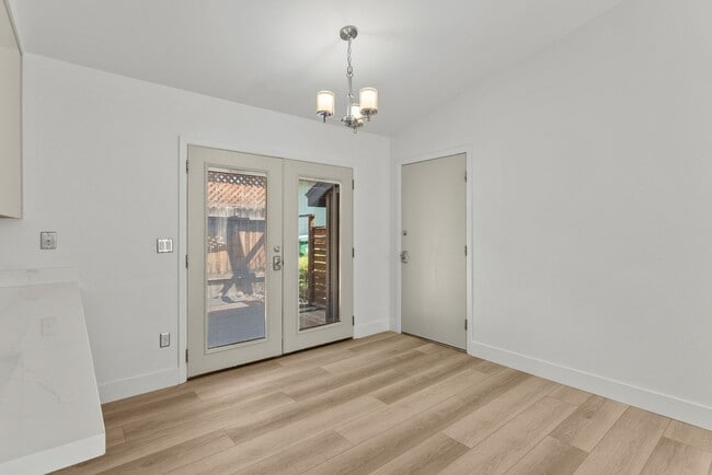 Building Photo - 145 Summerset Dr
