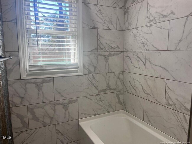 Building Photo - 3 Bedroom 2 Bath for Rent - Call/Text 910-284-4804