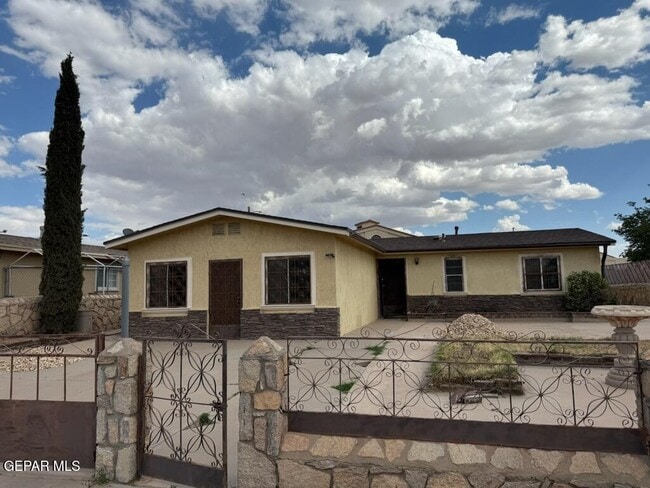 Building Photo - 966 Geronne Dr