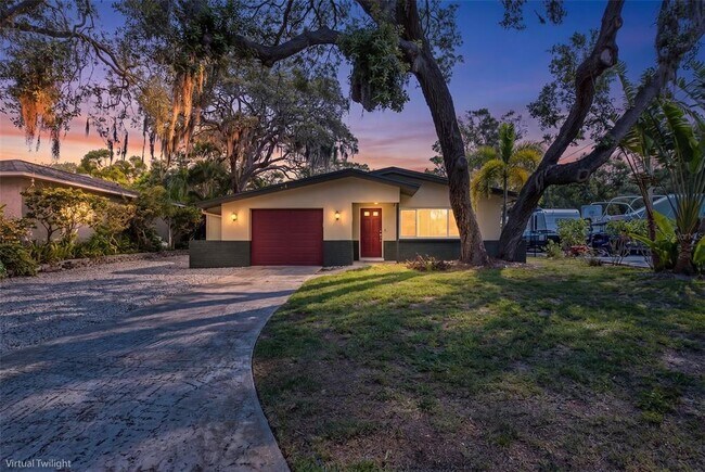 Building Photo - 211 Timberlane Dr