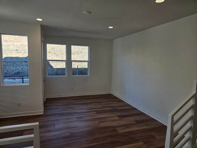 Building Photo - 679 Fahrenheit Dr