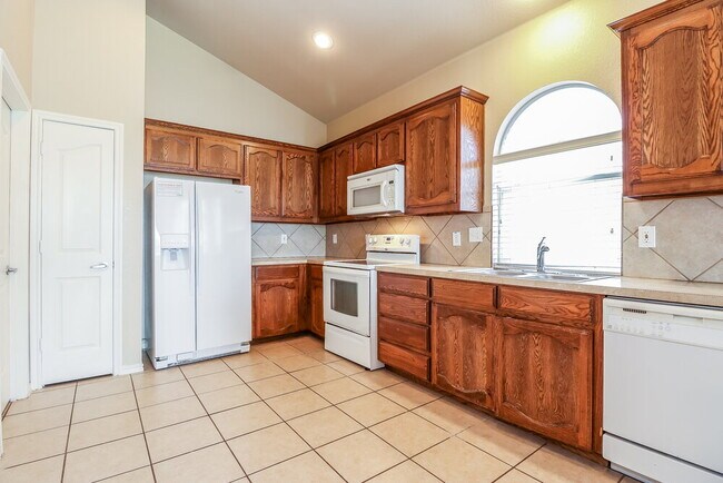Building Photo - 12817 Dorset Dr