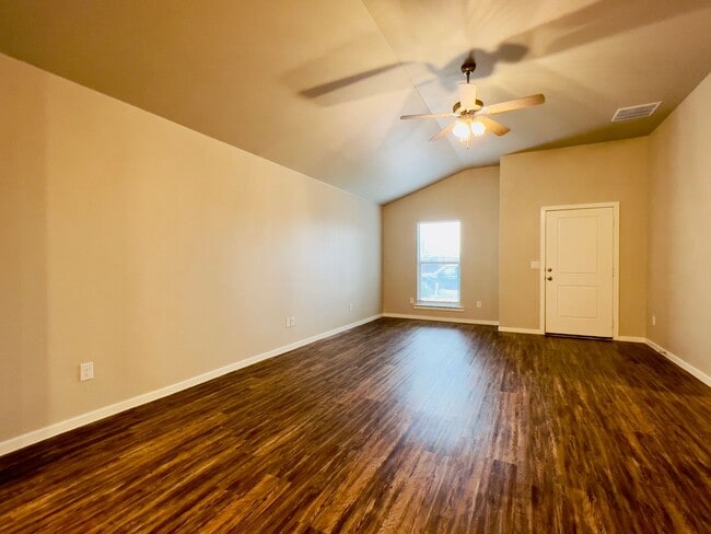 Building Photo - $500 MOVE-IN SPECIAL: New 3/2/2 in Frenshi...