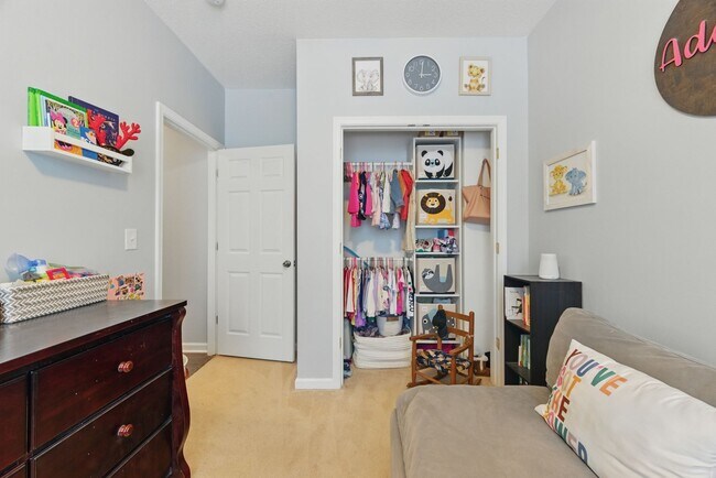 Building Photo - 985 Hollymeade Cir
