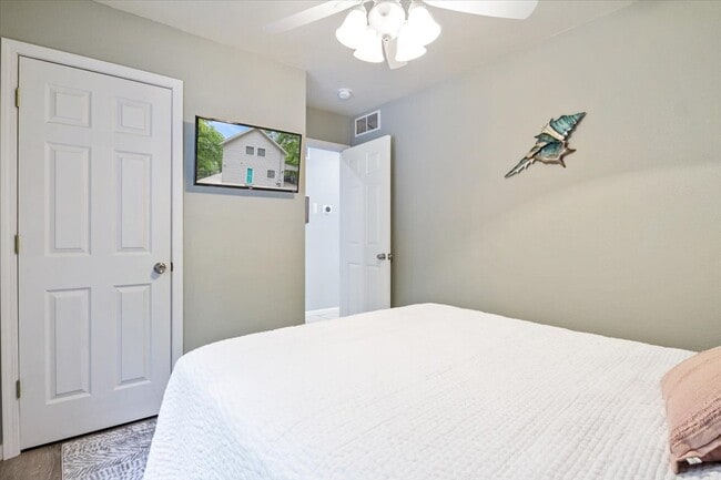 Building Photo - 24 Mimosa Rd