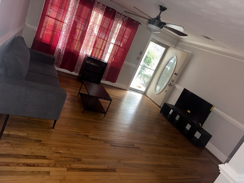 Building Photo - 2016 Cleburne Pkwy