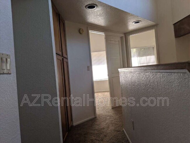 Building Photo - 819 N College Ave