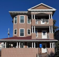 Building Photo - 3 Hitchcock Rd