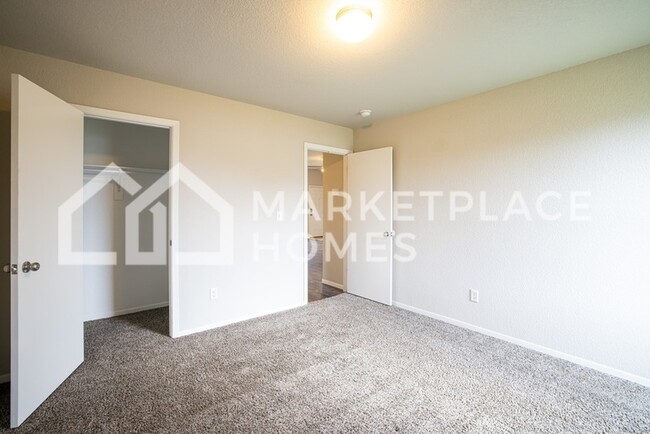 Building Photo - 825 NW 68th Ave