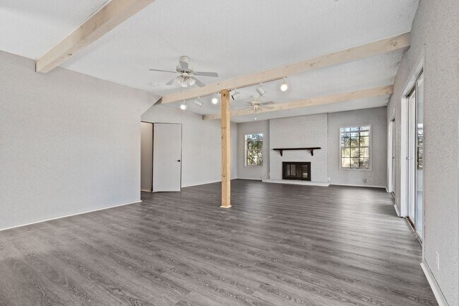 Building Photo - Blissful in Burleson ISD