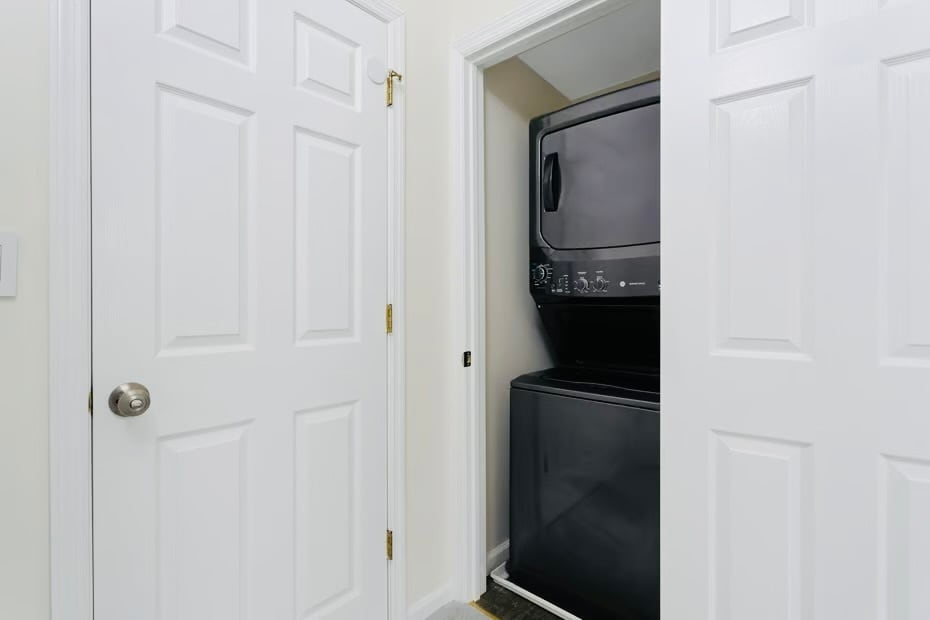 Building Photo - 11 Edgemont Rd