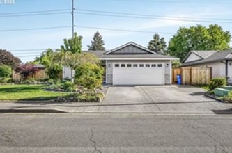 Building Photo - Beautifully Remodeled 3 Bedroom Home with ...