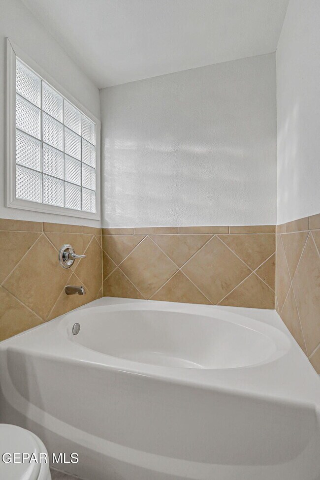 Building Photo - 14188 Strata Rock Dr