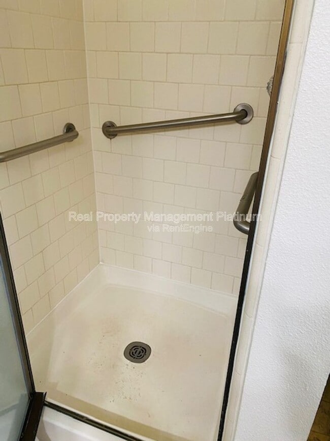 Building Photo - 1055 W Fremont Ave