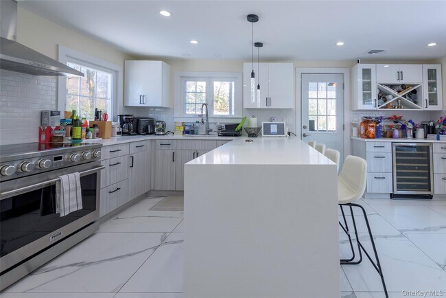 Building Photo - 20 N Ravine Rd