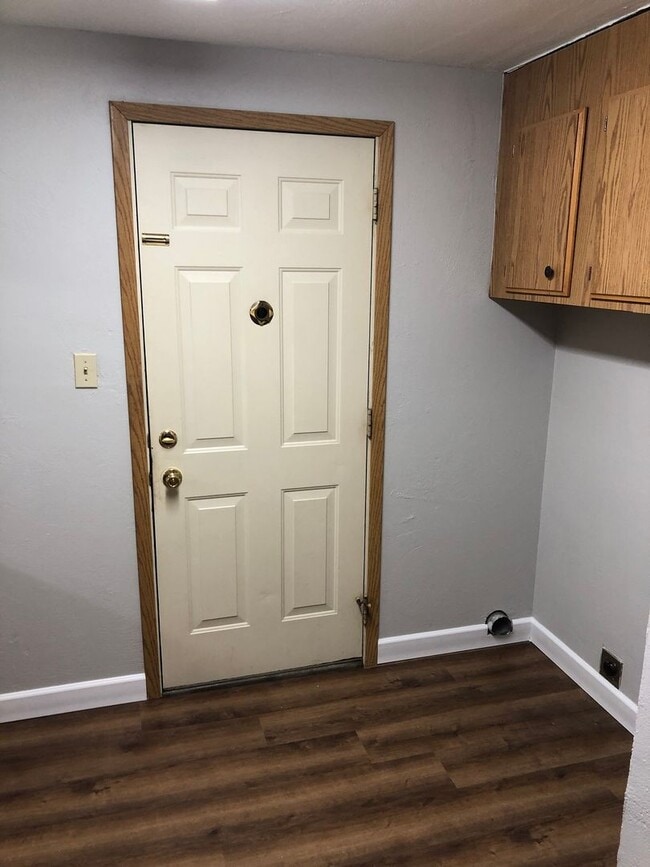 Building Photo - STATUS:  AVAILABLE -|R98| $1495