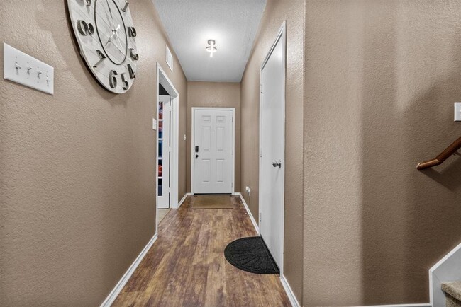 Building Photo - 5205 Cressler Ln