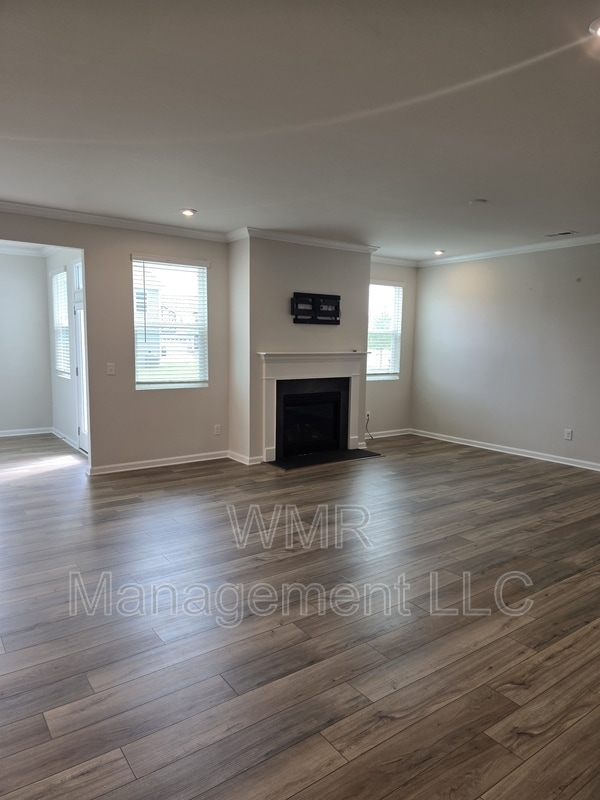 Building Photo - 1119 Bellshill Dr