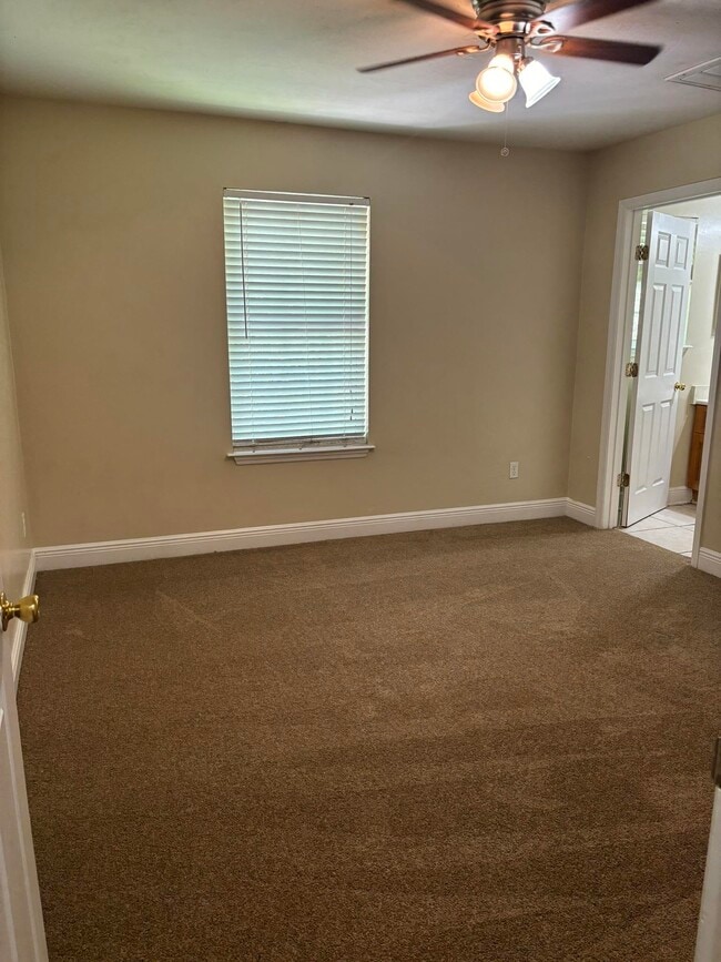 Building Photo - 3377 Sawtooth Dr