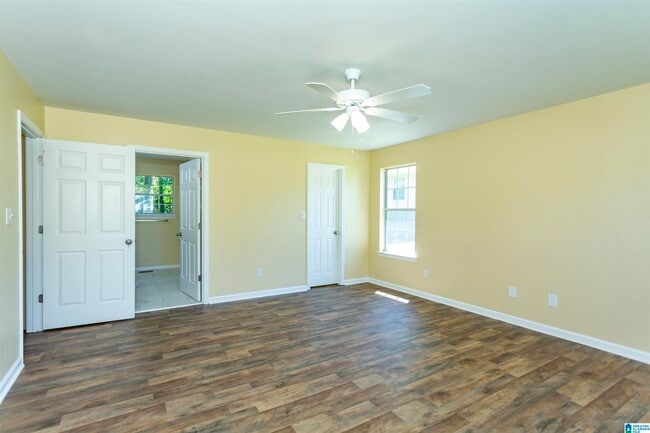 Building Photo - 713 Jason Cir