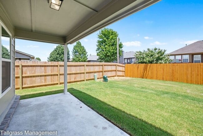 Building Photo - 4/2/2 Home in Sand Springs