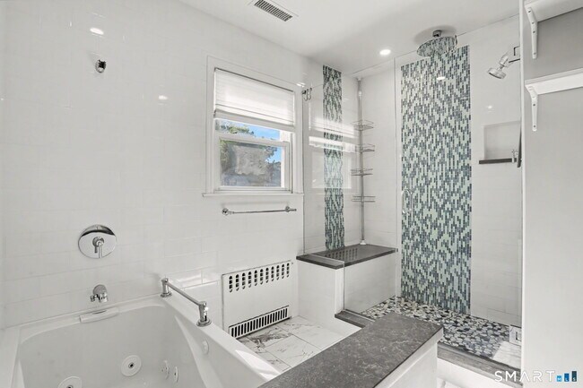 Building Photo - 92 Burwood Ave