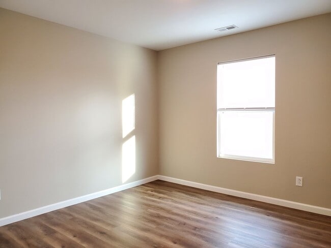 Building Photo - 219 Cane Creek Ln