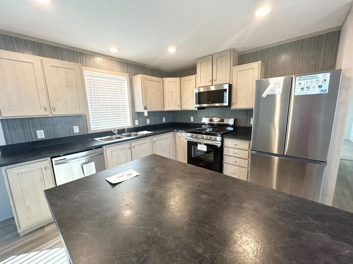 Building Photo - 29773 W Deerfield Ct