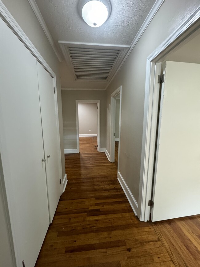 Building Photo - 432 N Lanier St