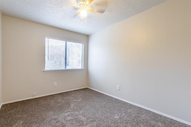 Building Photo - 2239 Turf Club Dr