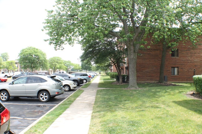 Building Photo - 17 Parkside Ct