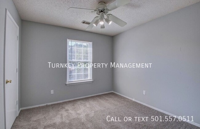 Building Photo - 1424 Mesquite Dr