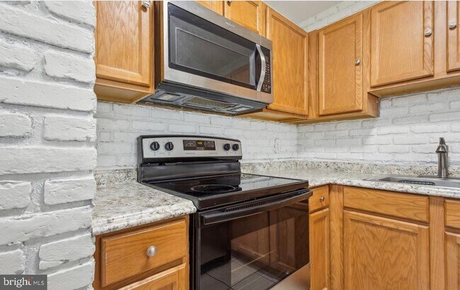 Building Photo - 9490 Mooregate Ct
