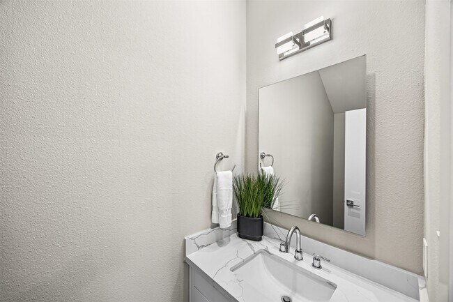 Building Photo - 853 Prosper St