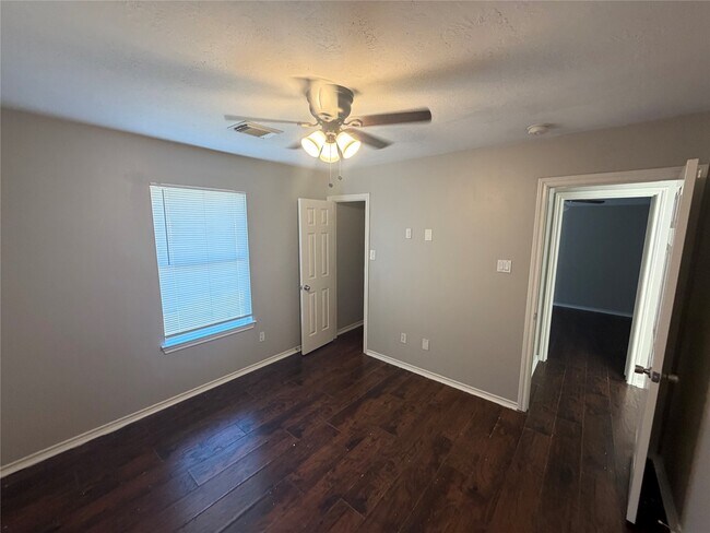 Building Photo - 15343 Court Amber Trail