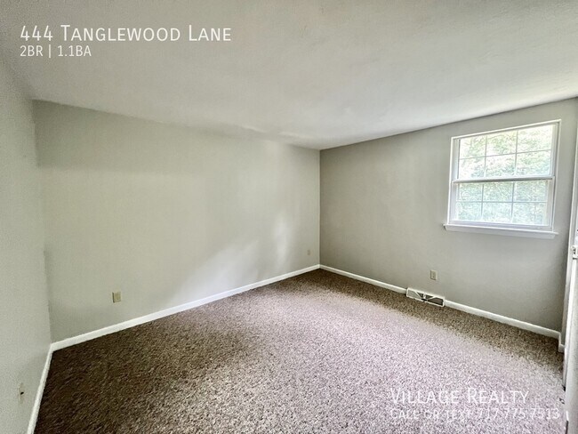 Building Photo - 444 Tanglewood Ln