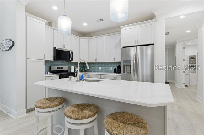 Building Photo - 119 Blue Starfish Ln