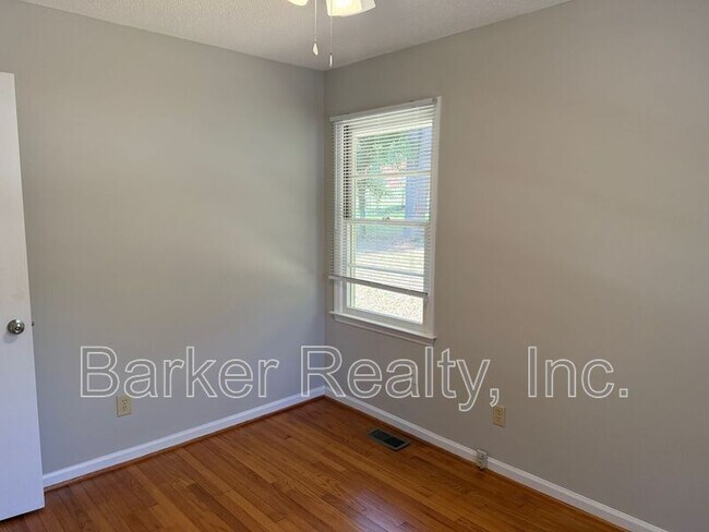 Building Photo - 12019 Holmes Hollow Rd